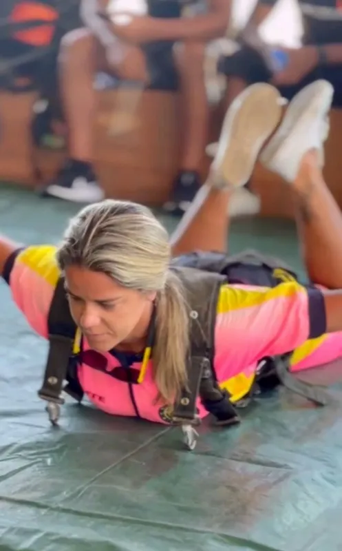 Salto duplo em locais turísticos no Rio de Janeiro